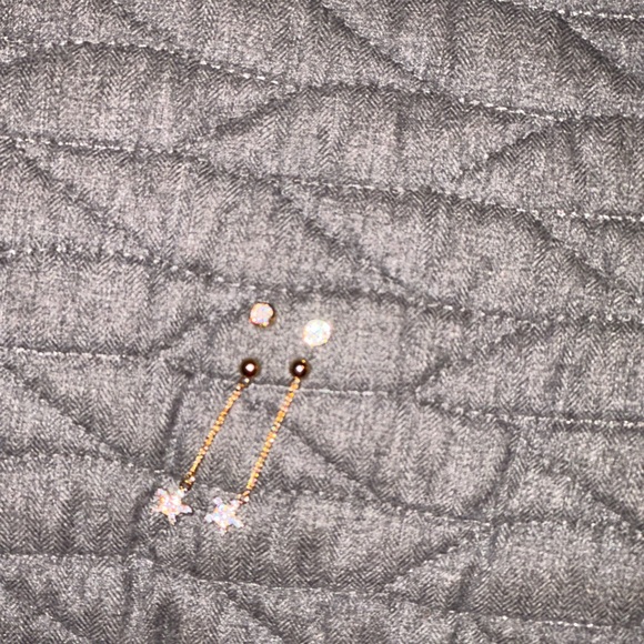 Long dazzling diamond earring - Picture 3 of 7